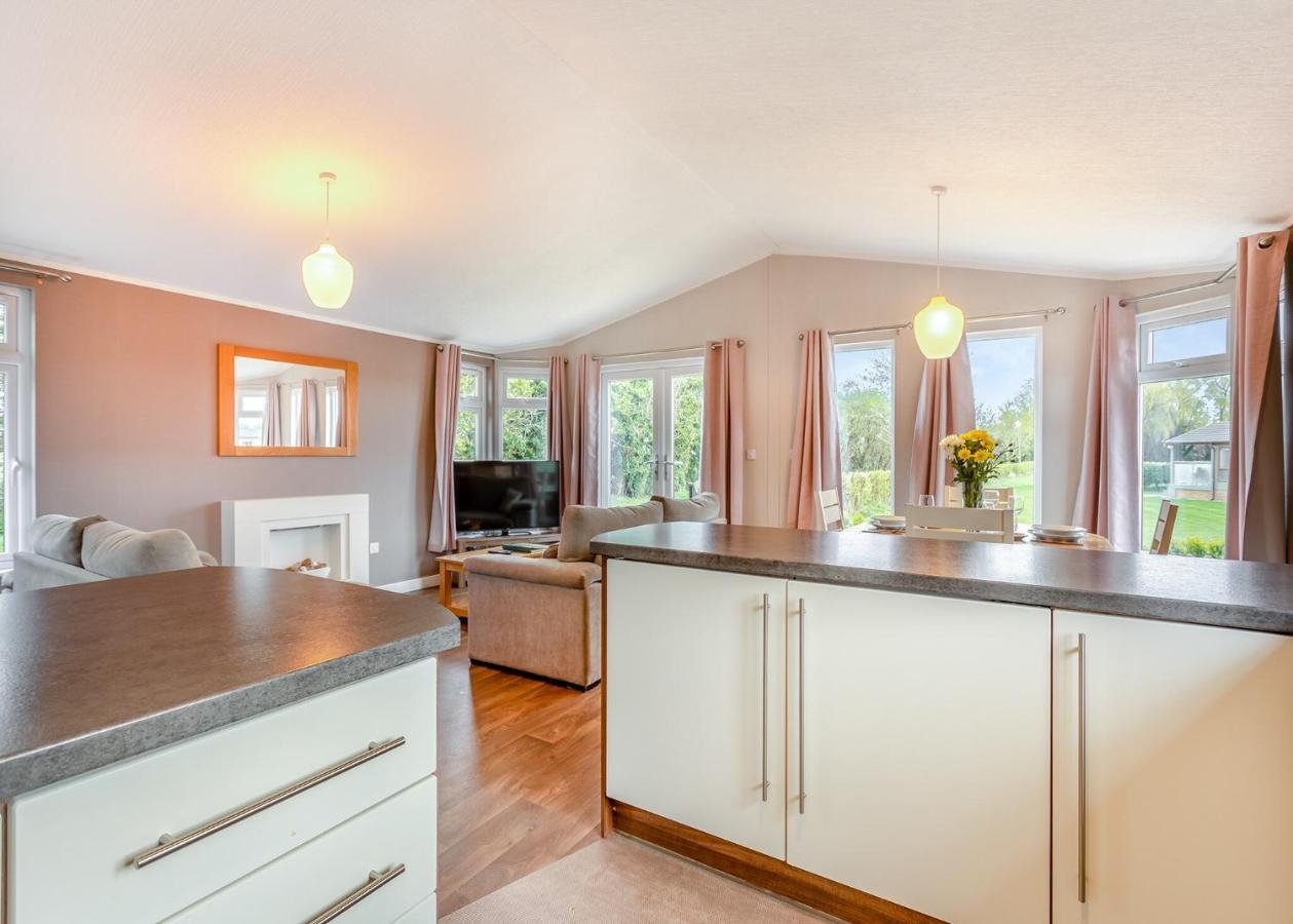 Lode Hall Lodges Upwell Buitenkant foto