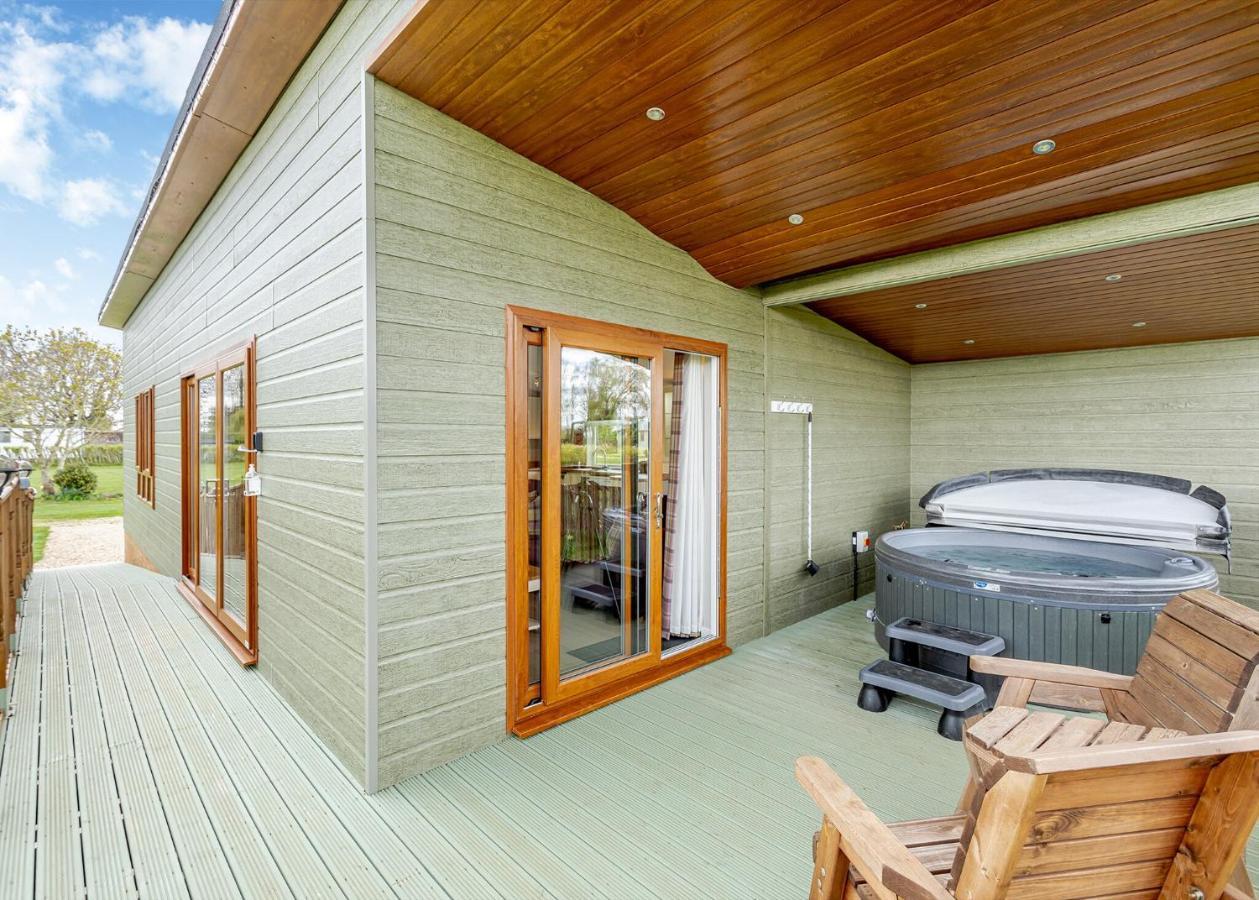 Lode Hall Lodges Upwell Buitenkant foto