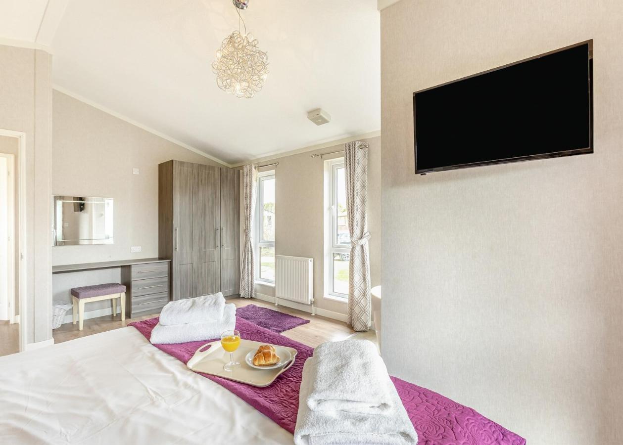 Lode Hall Lodges Upwell Buitenkant foto