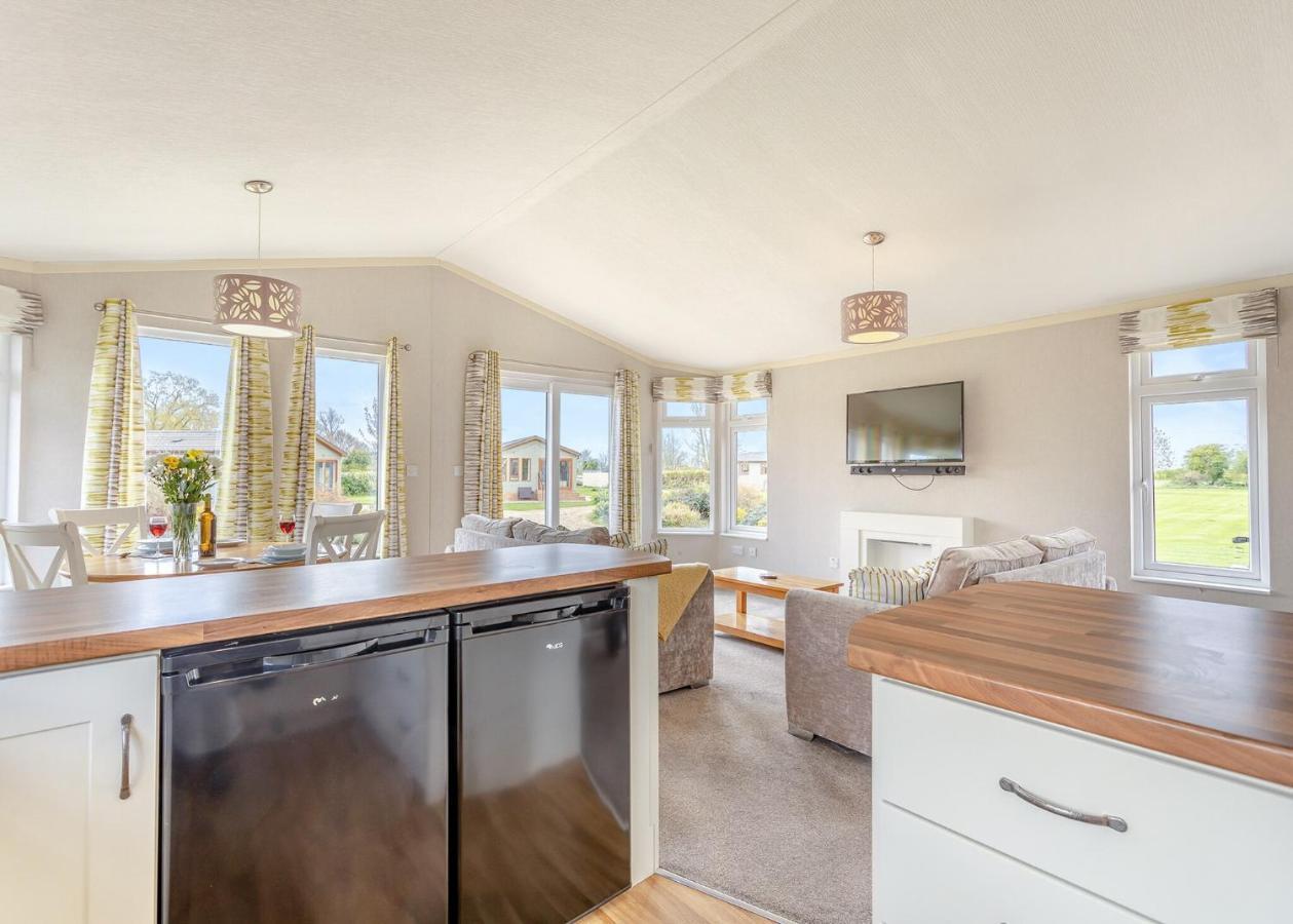 Lode Hall Lodges Upwell Buitenkant foto