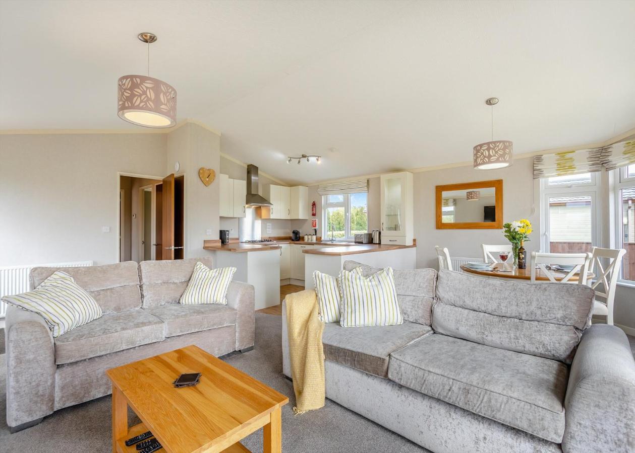 Lode Hall Lodges Upwell Buitenkant foto