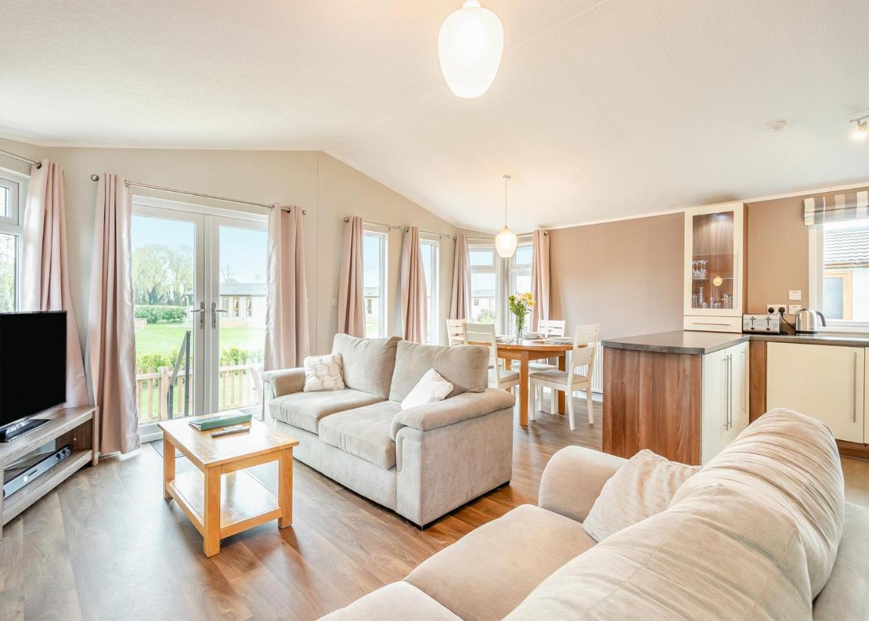 Lode Hall Lodges Upwell Buitenkant foto