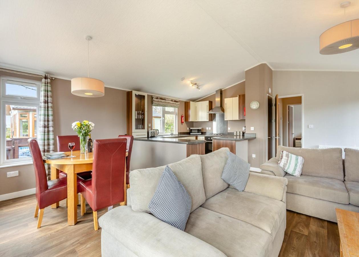 Lode Hall Lodges Upwell Buitenkant foto